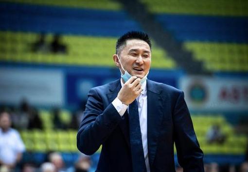 杜锋：我给队员打8分 飞机飞到国内上空的感觉真好