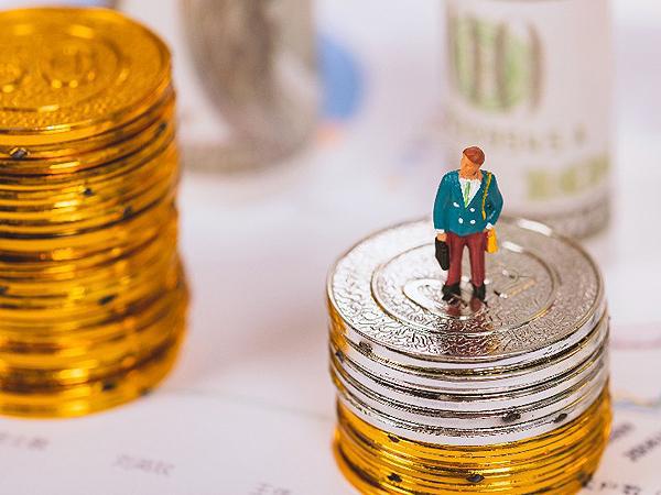 公募基金上半年业绩“喜忧参半