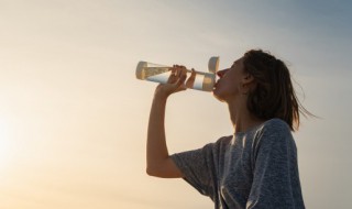 杯子水垢如何清洁 如何清洗杯子里的水垢