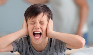 孩子叛逆自私家长该怎么解决(叛逆期的孩子自私自利怎么办)