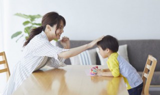 孩子被孤立家长怎么做 孩子被孤立家长怎么做心理辅导