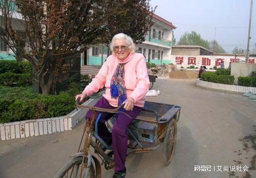 82岁的美国老人变卖家产来到中国，只为了自己13岁时的一个誓言