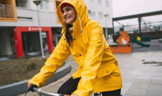 新买雨衣味道怎么解决，新买雨衣味道怎么去掉