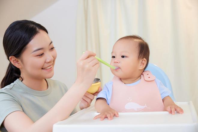 宝宝添加辅食时间要满足“七不要”，否则会伤害孩子的胃肠