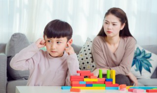 面对10岁孩子耍脾气的时候怎么处理