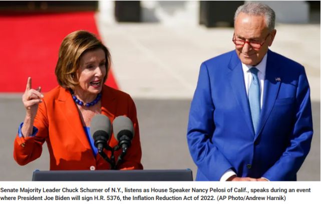 夸赞拜登后白宫现场观众陷入沉默，佩洛西开口：此处应有掌声