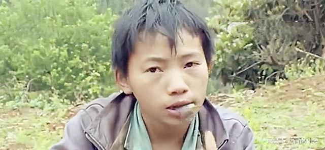 07年广西7岁男孩吃草为生，七年后获500万捐款，亲戚都来“抢人”