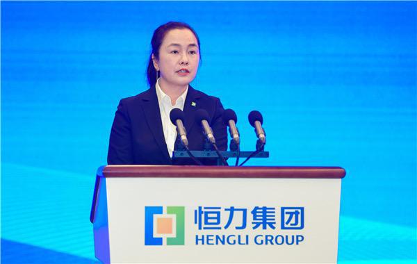 中国最富的三个女人争抢首富之位！她白手起家，公司营收超过华为、联想