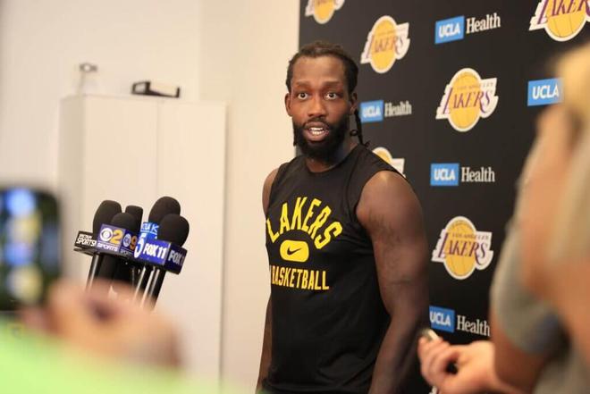 帕特里克-贝弗利：唯有矛盾可以预测