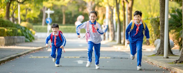 如何让孩子适应开学