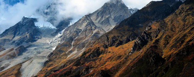 贡嘎山在哪里 贡嘎山国家级风景名胜区的位置