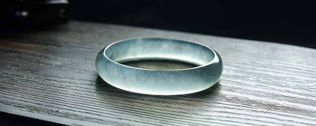 什么是猫眼翡翠 什么是罕见的猫眼翡翠