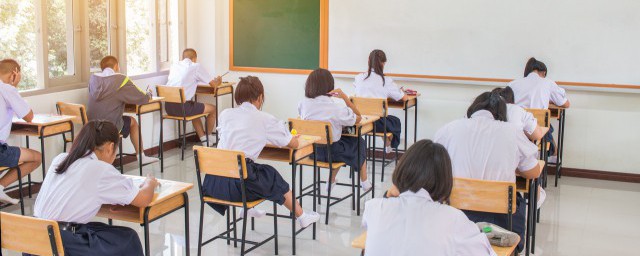 初中给孩子买手机好不好 初中给孩子买手机好吗