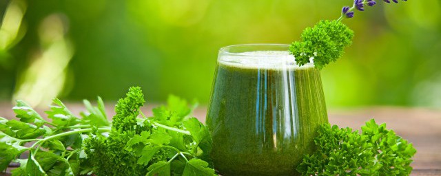 芹菜汁有什么功效 芹菜汁的功效介绍
