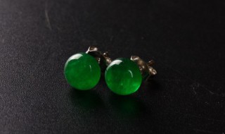 绿翡翠的功效作用 绿翡翠的功效和作用分析