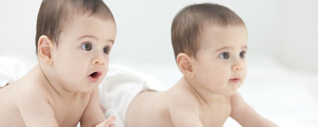 三个月的宝宝喜欢看电视怎么办 三个月的宝宝喜欢看电视家长的做法