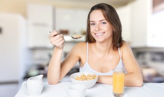 减脂晚上能吃饭吗 减脂晚上能不能吃饭