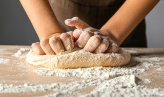 面团时间长了发黄能吃吗 面团时间长了发黄能不能吃