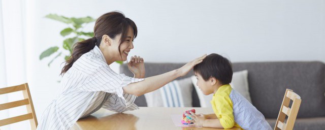 婆婆带孩子的方式受不了怎么办 婆婆带孩子的方式受不了如何教育