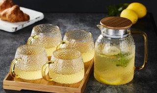 夏天应该用啥水杯泡茶喝好 夏天用什么水杯泡茶喝好