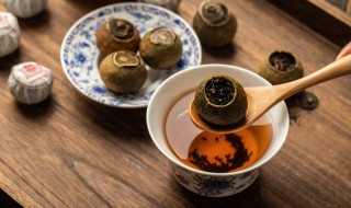 水杯茶叶污垢如何洗掉 水杯里面的茶叶污垢如何清洗干净