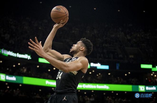 字母哥:库里是世上最强球员 欧洲比赛比NBA难打