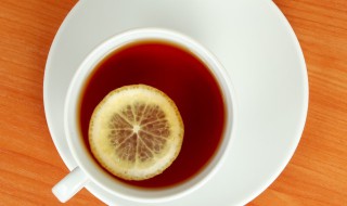 柠檬茶叶能不能泡在一起 柠檬干片能和茶叶一起泡吗