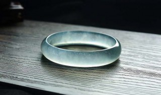 翡翠手镯有什么作用功效与作用 翡翠手镯的作用