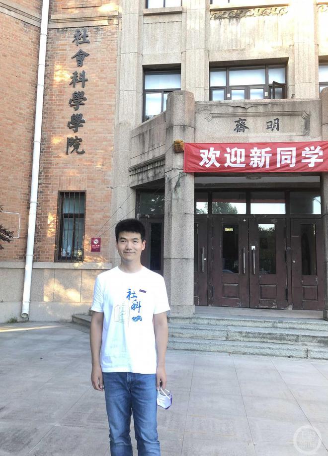 37岁盲人梁江波考取清华研究生 ：人生有很多机会和可能