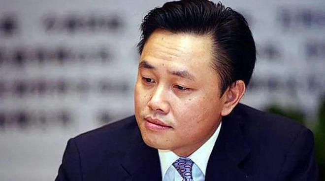 关店、裁员、欠薪，黄光裕带偏了国美？