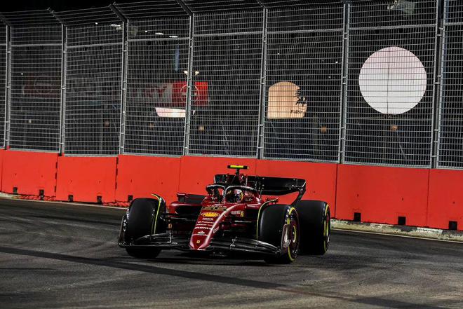 F1新加坡大奖赛二练法拉利包揽前两位 周冠宇排名P15