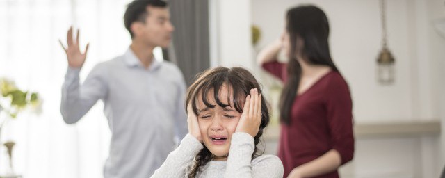 如何安慰离婚家庭的孩子 怎么安慰离婚家庭的孩子