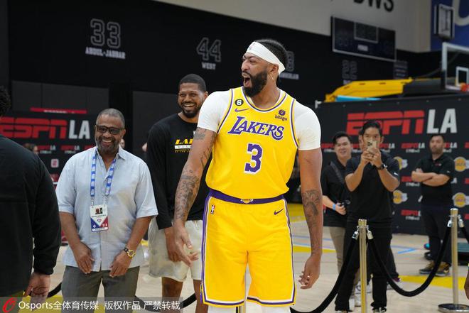 浓眉半场11+11撑起进攻半边天 干拔三分很靠谱