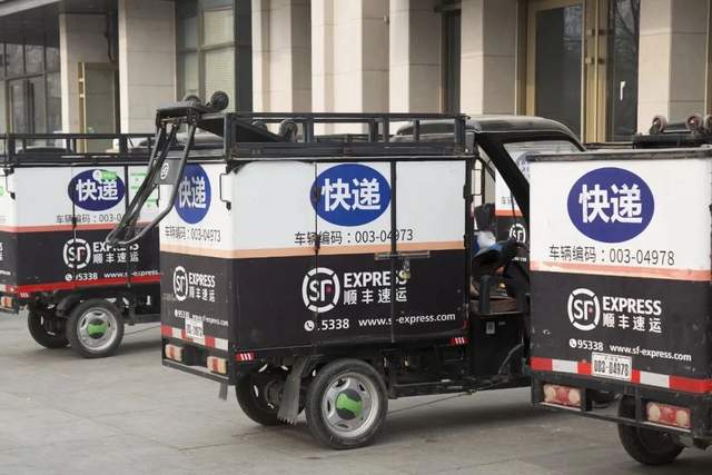 从“隔月达”到村村通，刘强东马云们10年拉起快递网