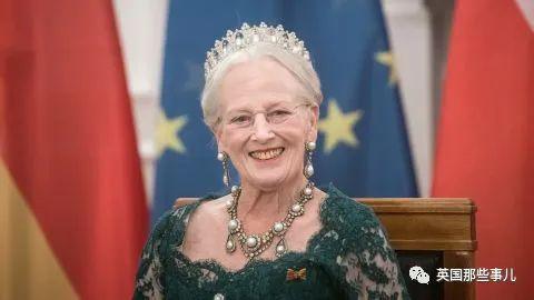 丹麦女王强硬剥夺孙辈头衔，如今却公开道歉！背后或有更多裂痕隔阂？？