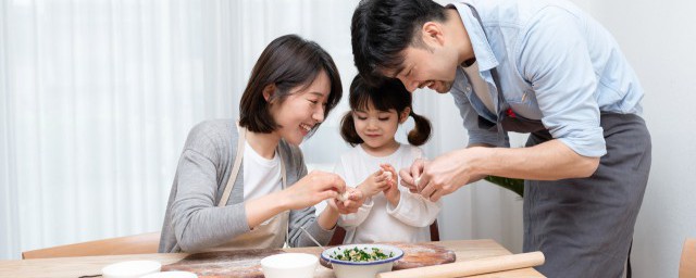如何教育孩子不爬高 怎样教育孩子不爬高