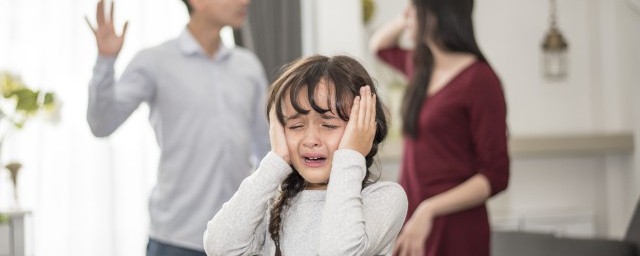 如何教育孩子不踢被子 怎么教育孩子不踢被子