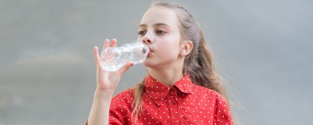 女孩早恋如何解决 女孩早恋怎么解决