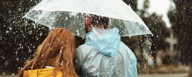 雨伞什么材质好 雨伞什么材质防雨效果最好