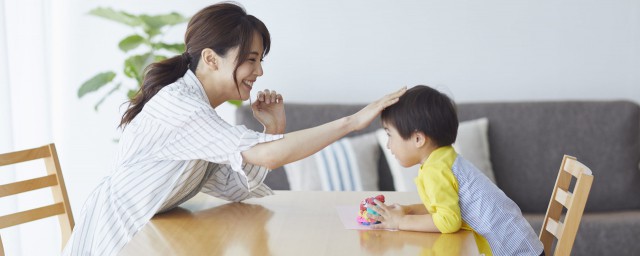 小孩怕老师不敢跟老师说话怎么办 小孩怕老师不敢跟老师说话如何好