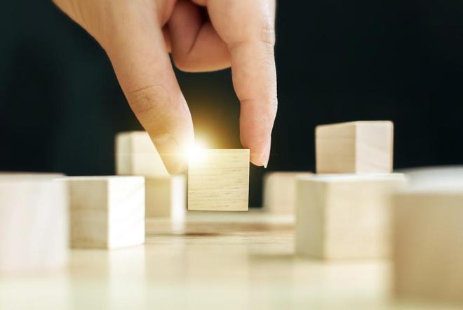 百亿权益基金谁抗打？不亏便是赢家 22只亏超20%