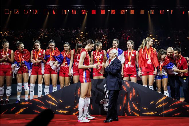 塞尔维亚女排登顶世界第一 博斯科维奇蝉联MVP殊荣