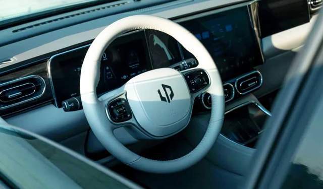 今年最惨IPO：零跑的“老头乐”能跑多远？