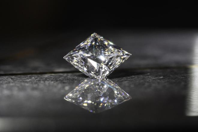 比天然钻便宜2/3，产自河南工厂里的培育钻石，还能代表爱情吗？