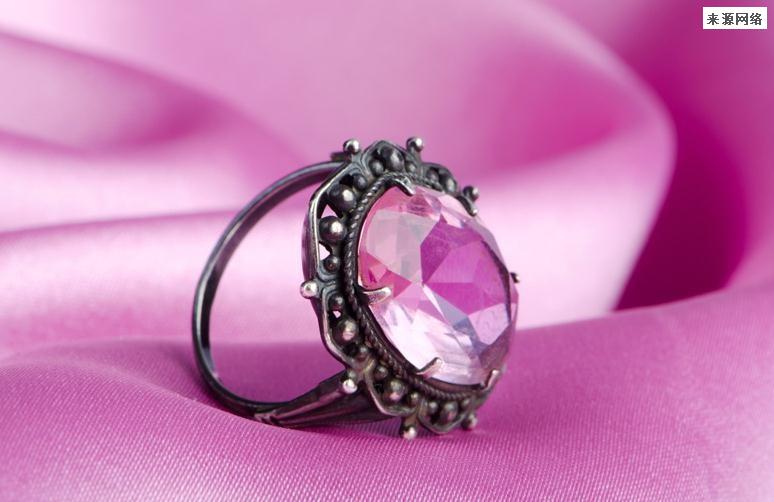 钻石哪个颜色最贵 红钻几乎是无价之宝