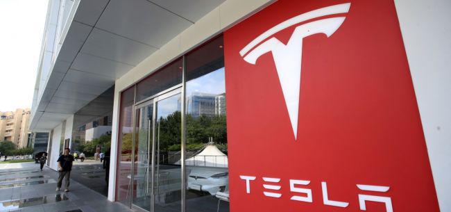 特斯拉官方降价最高3.7万 新能源车新一轮降价潮来袭？