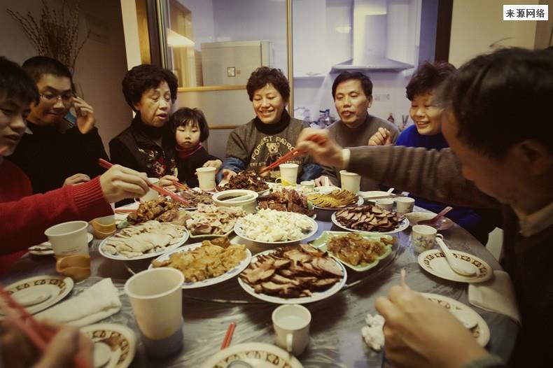 研究发现一天只吃一顿饭寿命延长28%？靠谱吗？应该怎么吃？