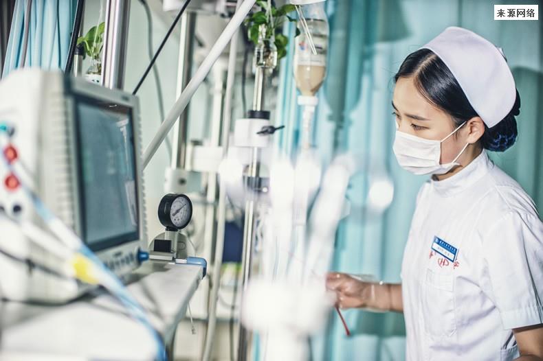 女子鼻子长疙瘩以为黑头竟是癌症 这些要警惕！