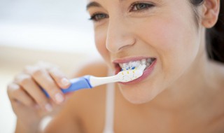 用电动牙刷的好处和坏处 用电动牙刷有什么好处和坏处