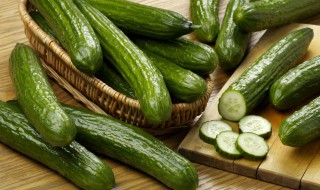 吃黄瓜的好处和坏处 多吃黄瓜有什么好处和坏处